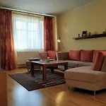 Elegant 2 Bedrooms In Quiet Area Apartament *