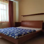 Elegant 2 Bedrooms In Quiet Area Lejlighed Mariánské Lázně