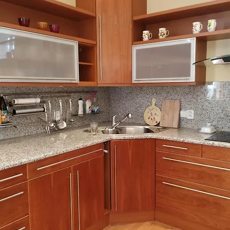Elegant 2 Bedrooms In Quiet Area Марианске-Лазне