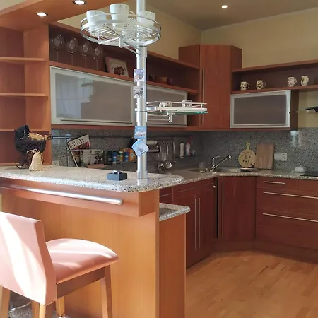 Apartment Elegant 2 Bedrooms In Quiet Area