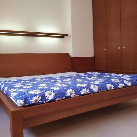 Elegant 2 Bedrooms In Quiet Area Apartament *