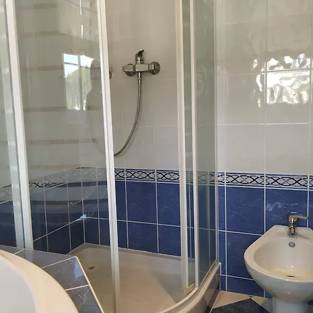 Elegant 2 Bedrooms In Quiet Area דירה