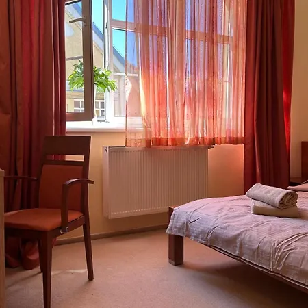 Elegant 2 Bedrooms In Quiet Area