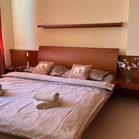 Apartamento Elegant 2 Bedrooms In Quiet Area